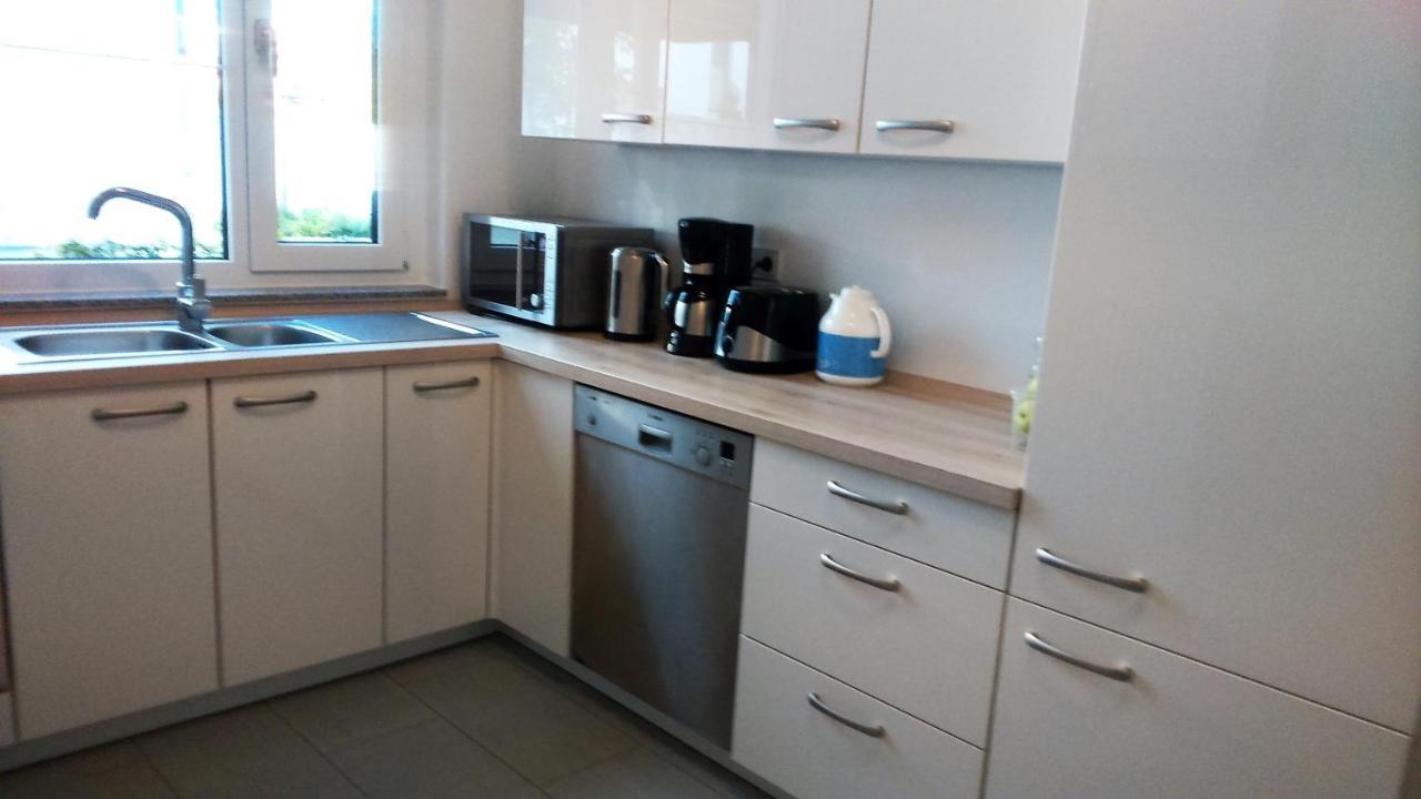 Beautiful Room With Balcony Direction To Messe Hanóver Exterior foto