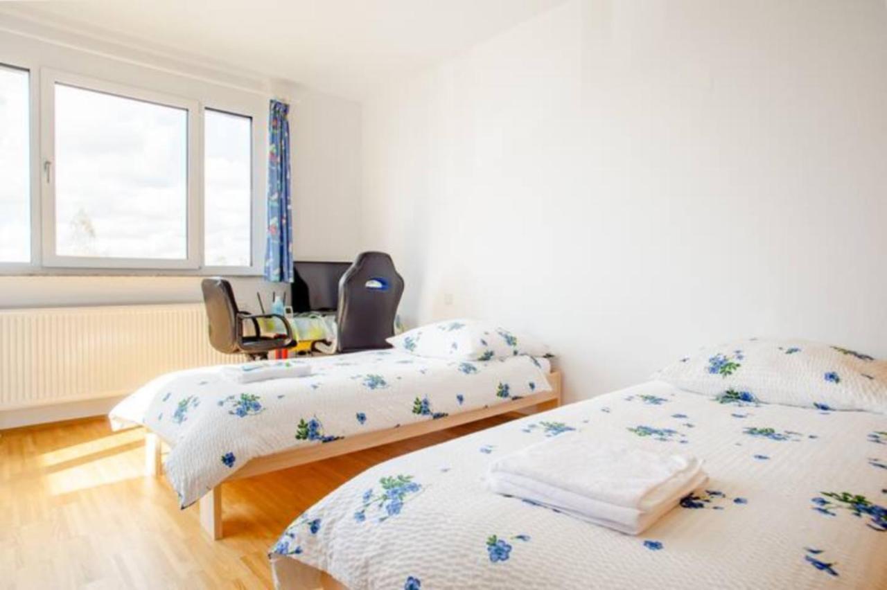 Beautiful Room With Balcony Direction To Messe Hanóver Exterior foto