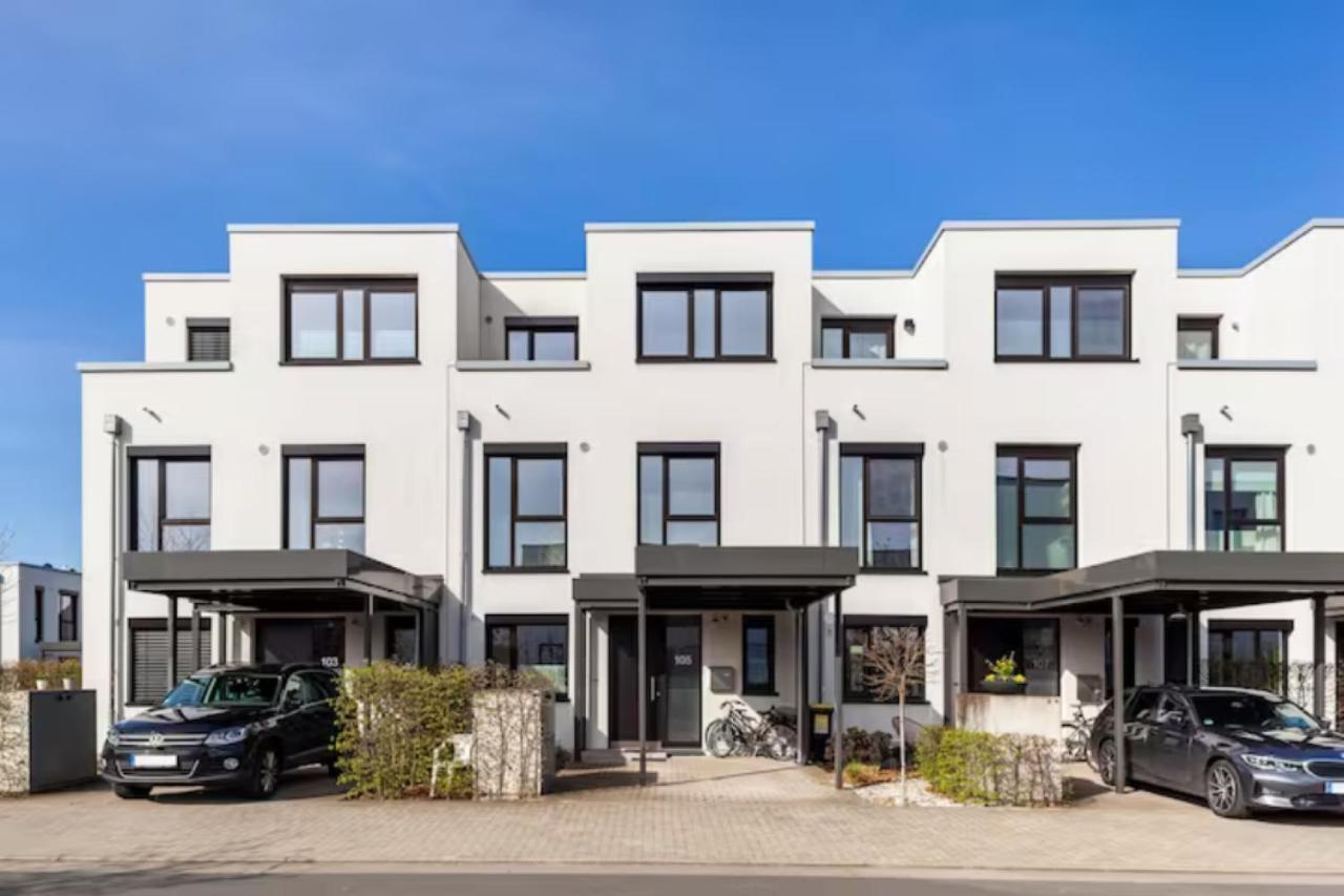 Beautiful Room With Balcony Direction To Messe Hanóver Exterior foto